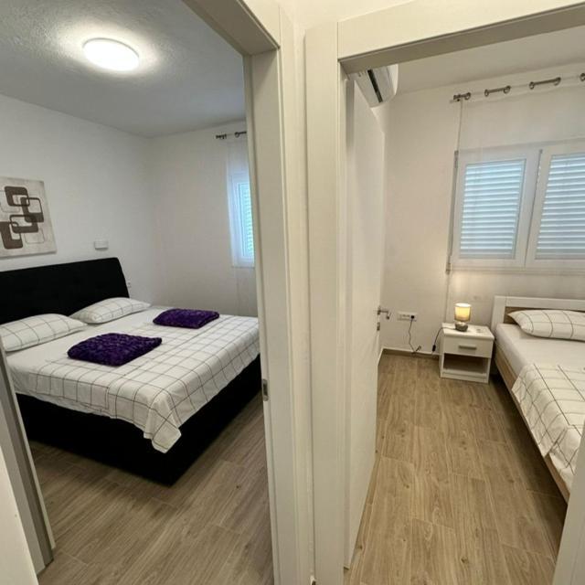 Apartmani Mare *